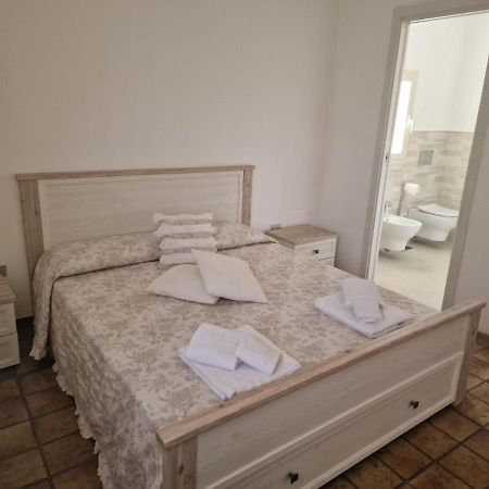 ホテル Claudia'S House サンタ・テレーザ・ガッルーラ エクステリア 写真